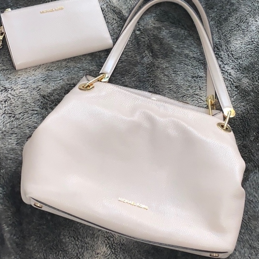 MIchale Kors Large Raven Bag